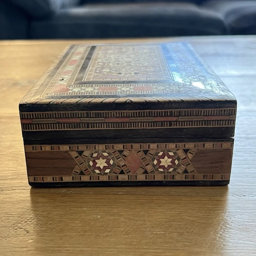 Vintage Handmade Inlaid‎ Wood Mosaic Marquetry Jewelry Trinket Box Artisan